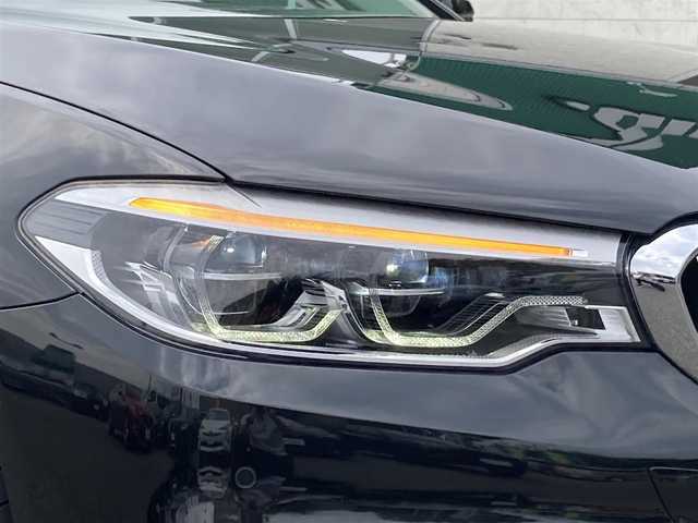 ＢＭＷ ５２３ｄ ラグジュアリー 鳥取県 2017(平29)年 4.7万km 黒 登録時走行距離：47027km/メーカー純正ナビ/　CD DVD フルセグTV/全方位カメラ/衝突被害軽減装置/レーンキープアシスト/レーダークルーズコントロール/クリアランスソナー/LEDヘッドライト/オートライト/フォグランプ/リアフォグ/ブラックレザーシート/シートヒーター/パワーシート/ETC/前後ドライブレコーダー/プッシュスタート/スマートキー/スペアキー