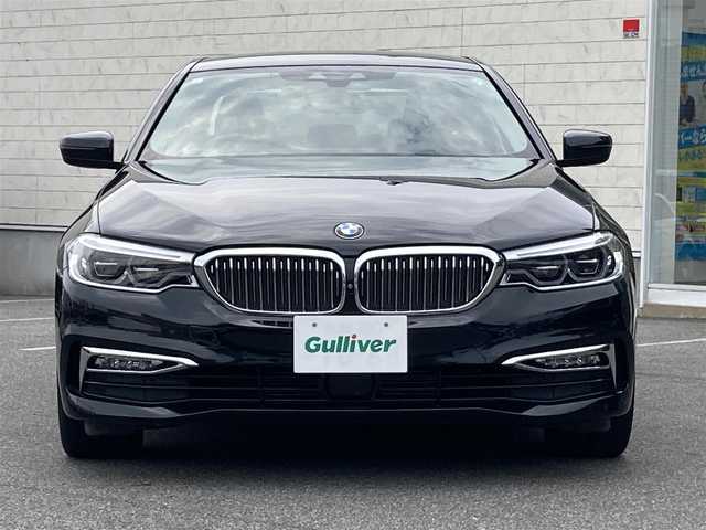 ＢＭＷ ５２３ｄ ラグジュアリー 鳥取県 2017(平29)年 4.7万km 黒 登録時走行距離：47027km/メーカー純正ナビ/　CD DVD フルセグTV/全方位カメラ/衝突被害軽減装置/レーンキープアシスト/レーダークルーズコントロール/クリアランスソナー/LEDヘッドライト/オートライト/フォグランプ/リアフォグ/ブラックレザーシート/シートヒーター/パワーシート/ETC/前後ドライブレコーダー/プッシュスタート/スマートキー/スペアキー