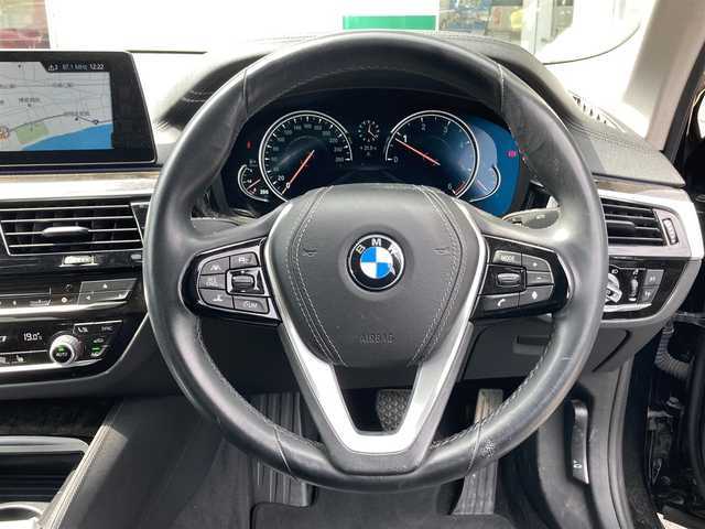 ＢＭＷ ５２３ｄ ラグジュアリー 鳥取県 2017(平29)年 4.7万km 黒 登録時走行距離：47027km/メーカー純正ナビ/　CD DVD フルセグTV/全方位カメラ/衝突被害軽減装置/レーンキープアシスト/レーダークルーズコントロール/クリアランスソナー/LEDヘッドライト/オートライト/フォグランプ/リアフォグ/ブラックレザーシート/シートヒーター/パワーシート/ETC/前後ドライブレコーダー/プッシュスタート/スマートキー/スペアキー