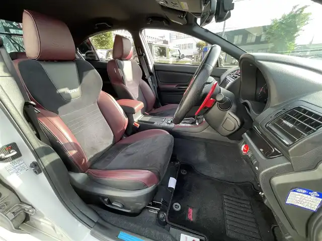 スバル ＷＲＸ Ｓ４ STIスポーツアイサイト 道央・札幌 2018(平30)年 6.9万km クリスタルホワイトP ・4WD/・寒冷地仕様/・アイサイト/・純正ナビ/CD&DVD&SD&BT&USB&フルセグTV/・ハンズフリー/・純正ドライブレコーダー(前のみ)/・車外カメラ(前&左&後)/・横滑り防止装置/・レーンキープアシスト/・前席シートヒーター/・前席パワーシート/・前席バニティミラー(両側ライト付)/・ハーフレザー/・ETC/・パドルシフト/・フォグランプ/・コーナーセンサー(後ろのみ)/・エアロ(サイド、リアスポイラー)/・リアウィング/・純正フロアマット/・オートライト/・ウィンカーミラー