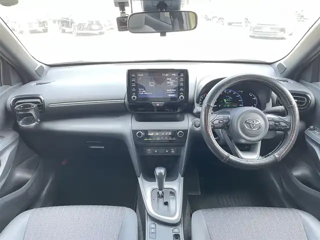 トヨタ ヤリスクロス Z 群馬県 2023(令5)年 2.8万km ブラックマイカ/ベージュ 2トーン ワンオーナー/純正ディスプレイオーディオ（AM.FM.USB.BT.TV）/セーフティセンス/・プリクラッシュセーフティ/・レーントレーシングアシスト/・レーダークルーズコントロール/・オートマチックハイビーム/・ロードサインアシスト/先行車発進告知機能/セカンダリーコリジョンブレーキ/パーキングサポートブレーキ/純正アルミホイール18インチ/純正LEDヘッドライト/純正フロアマット/純正バイザー/パワーシート/シートヒーター/ブレーキホールド/ステアリングヒーター