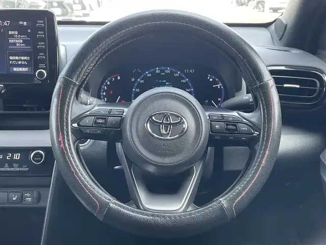トヨタ ヤリスクロス Z 群馬県 2023(令5)年 2.8万km ブラックマイカ/ベージュ 2トーン ワンオーナー/純正ディスプレイオーディオ（AM.FM.USB.BT.TV）/セーフティセンス/・プリクラッシュセーフティ/・レーントレーシングアシスト/・レーダークルーズコントロール/・オートマチックハイビーム/・ロードサインアシスト/先行車発進告知機能/セカンダリーコリジョンブレーキ/パーキングサポートブレーキ/純正アルミホイール18インチ/純正LEDヘッドライト/純正フロアマット/純正バイザー/パワーシート/シートヒーター/ブレーキホールド/ステアリングヒーター