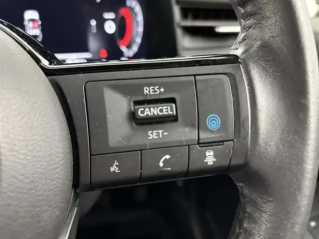 日産 オーラ G 福岡県 2024(令6)年 0.6万km ビビットブルー / スーパーブラック 2トーン ワンオーナー　/純正ナビ／フルセグTV/全方位カメラ　/ＢＯＳＥプレミアムサウンド　/ワイヤレス充電　/ビルトインＥＴＣ２．０　/デジタルインナーミラー　/前後ドライブレコーダー　/プロパイロット　/コーナーセンサー　/エマージェンシーブレーキ　/レーンキープ　/ＬＥＤヘッドライト