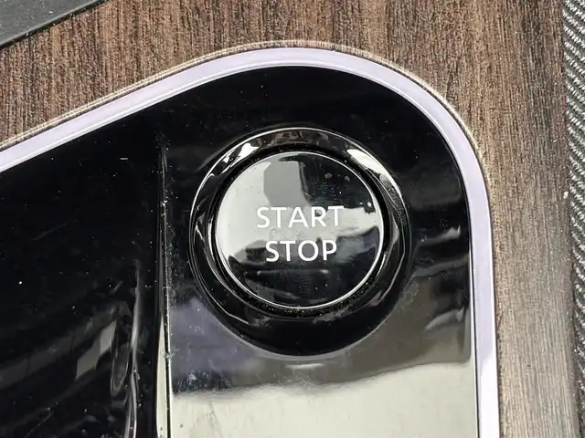 日産 オーラ G 福岡県 2024(令6)年 0.6万km ビビットブルー / スーパーブラック 2トーン ワンオーナー　/純正ナビ／フルセグTV/全方位カメラ　/ＢＯＳＥプレミアムサウンド　/ワイヤレス充電　/ビルトインＥＴＣ２．０　/デジタルインナーミラー　/前後ドライブレコーダー　/プロパイロット　/コーナーセンサー　/エマージェンシーブレーキ　/レーンキープ　/ＬＥＤヘッドライト