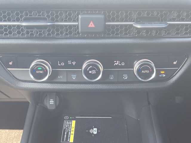 ホンダ ＺＲ－Ｖ ハイブリッド e:HEV Z ブラックスタイル 佐賀県 2024(令6)年 1.3万km プラチナホワイトパール BOSEサウンド/Hondaconnect9インチナビ/マルチビューカメラ/ホンダセンシング/・衝突被害軽減ブレーキ/・路線逸脱抑制機能/・ブラインドスポットモニター/・リアクロストラフィックアラート/・コーナーセンサー/・アダプティブクルーズコントロール/本革シート/シートヒーター（全席）/メモリパワーシート/パワーバックドア/ETC2.0/ステアリングヒーター/ステアリングリモコン/パドルシフト/電動パーキングブレーキ/オートブレーキホールド/置くだけ充電/プッシュスタート/スマートキー/LEDヘッドライト/フォグライト/純正ブラックアルミホイール