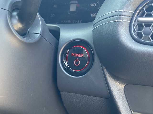 ホンダ ＺＲ－Ｖ ハイブリッド e:HEV Z ブラックスタイル 佐賀県 2024(令6)年 1.3万km プラチナホワイトパール BOSEサウンド/Hondaconnect9インチナビ/マルチビューカメラ/ホンダセンシング/・衝突被害軽減ブレーキ/・路線逸脱抑制機能/・ブラインドスポットモニター/・リアクロストラフィックアラート/・コーナーセンサー/・アダプティブクルーズコントロール/本革シート/シートヒーター（全席）/メモリパワーシート/パワーバックドア/ETC2.0/ステアリングヒーター/ステアリングリモコン/パドルシフト/電動パーキングブレーキ/オートブレーキホールド/置くだけ充電/プッシュスタート/スマートキー/LEDヘッドライト/フォグライト/純正ブラックアルミホイール