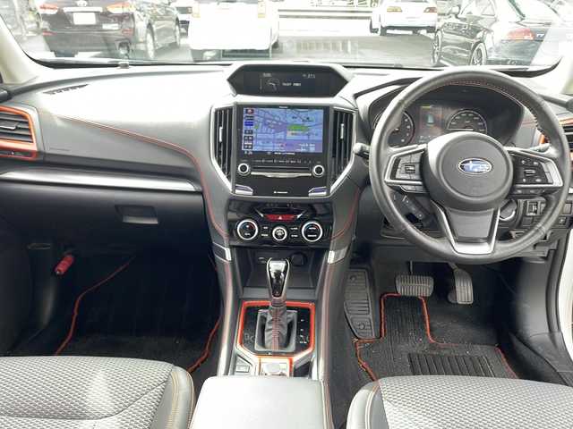 スバル フォレスター X－ブレイク 東京都 2018(平30)年 5.7万km クリスタルホワイトP ワンオーナー/メモリナビ/フルセグテレビ/バックカメラ/サイドカメラ/純正17インチアルミ/ルーフレール/全席シートヒーター/ハーフレザーシート/ETC/プッシュスタート/保証書/取説書/スペアスマートキー