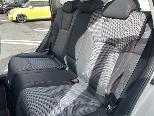 スバル フォレスター X－ブレイク 東京都 2018(平30)年 5.7万km クリスタルホワイトP ワンオーナー/メモリナビ/フルセグテレビ/バックカメラ/サイドカメラ/純正17インチアルミ/ルーフレール/全席シートヒーター/ハーフレザーシート/ETC/プッシュスタート/保証書/取説書/スペアスマートキー