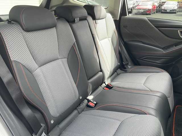 スバル フォレスター X－ブレイク 東京都 2018(平30)年 5.7万km クリスタルホワイトP ワンオーナー/メモリナビ/フルセグテレビ/バックカメラ/サイドカメラ/純正17インチアルミ/ルーフレール/全席シートヒーター/ハーフレザーシート/ETC/プッシュスタート/保証書/取説書/スペアスマートキー