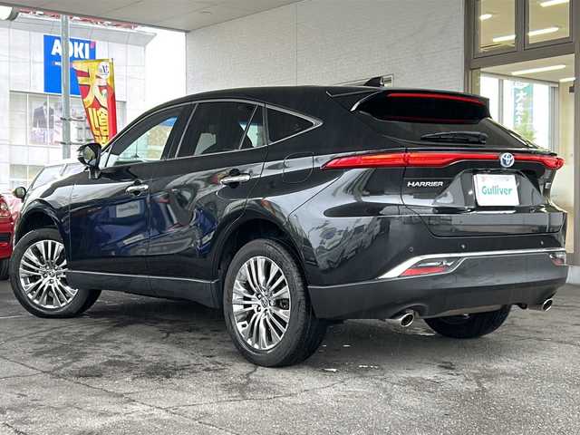 トヨタ ハリアー ハイブリッド Z レザーパッケージ 岐阜県 2023(令5)年 7.8万km プレシャスブラックパール /ワンオーナー//純正ナビ//フルセグＴＶ//ＪＢＬプレミアムサウンド//パノラマルーフ//トヨタセーフティセンス/・プリクラッシュセーフティ/・レーントレーシングアシスト/・レーダークルーズコントロール/・ロードサインアシスト/・先行車発進告知機能//ブラインドスポットモニター//パノラミックビューモニター//アダプティブハイビームシステム//オートマチックハイビーム//クリアランスソナー//ドライブレコーダー//ステアリングヒーター//前席シートヒーター//前席シートベンチレーター//レザーシート//前席パワーシート//パワーバックドア//ビルトインETC2.0//純正19インチAW//純正フロアマット//スペアキー