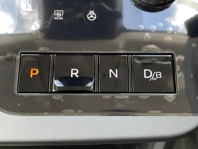 日産 セレナ e－パワー オーテック 福岡県 2025(令7)年 0.1万km ダイヤモンドブラック 純正12.3型SDナビ(フルセグTV/HDMI/BT)アラウンドビューモニタープロパイロットエマージェンシーブレーキBSM両側パワスラ前後ドラレコETC2.0デジタルインナーミラーUSBポート、タイプC置くだけ充電シートヒーターレーダーシート純正16インチアルミホイールプッシュスタートスマートキー