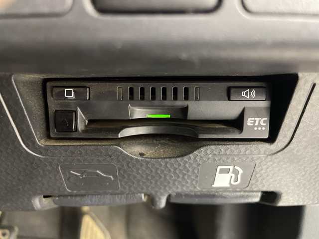 トヨタ ルーミー カスタムG 愛知県 2019(平31)年 7.2万km ブラックマイカメタリック 純正ナビ/・Ｂｌｕｅｔｏｏｔｈ/・フルセグ/・CD/DVD/・SD音楽録音/モデリスタエアロ/両側パワースライドドア/バックカメラ/ＥＴＣ/レーダークルーズコントロール/前方ドライブレコーダー/衝突軽減/コーナーセンサー/先行車発進警告/オートマチックハイビーム/純正アルミホイール/LEDヘッドライト