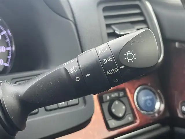 トヨタ クラウン マジェスタ Fバージョン 宮崎県 2014(平26)年 11.2万km ホワイトパールクリスタルシャイン 純正ナビ（100194）/（フルセグナビ）（BT）/パワーシート/アイドリングストップ/純正LEDヘッドライト/バックカメラ/パワーステアリング/パワーウィンドウ/純正フロアマット/純正アルミホイール/レザーシート/パーキングアシスト/サンルーフ/盗難防止装置/MT付きAT/エアバックW/オートライト/コーナーセンサー/クルーズコントロール/ETC/ABS