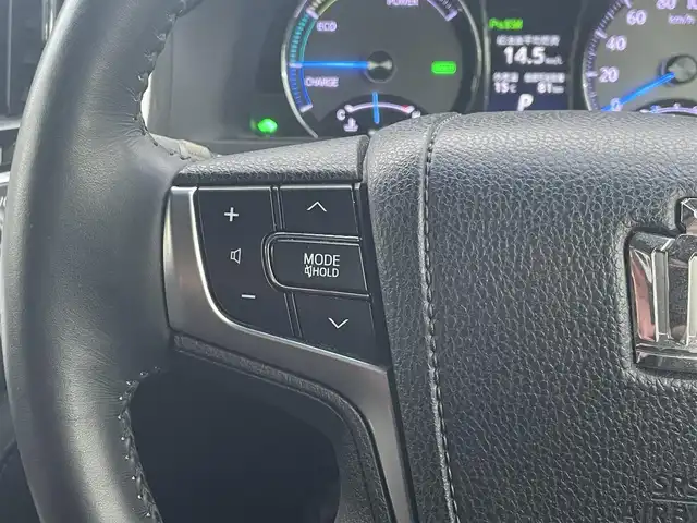 トヨタ クラウン マジェスタ Fバージョン 宮崎県 2014(平26)年 11.2万km ホワイトパールクリスタルシャイン 純正ナビ（100194）/（フルセグナビ）（BT）/パワーシート/アイドリングストップ/純正LEDヘッドライト/バックカメラ/パワーステアリング/パワーウィンドウ/純正フロアマット/純正アルミホイール/レザーシート/パーキングアシスト/サンルーフ/盗難防止装置/MT付きAT/エアバックW/オートライト/コーナーセンサー/クルーズコントロール/ETC/ABS