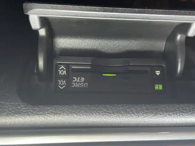 トヨタ クラウン マジェスタ Fバージョン 宮崎県 2014(平26)年 11.2万km ホワイトパールクリスタルシャイン 純正ナビ（100194）/（フルセグナビ）（BT）/パワーシート/アイドリングストップ/純正LEDヘッドライト/バックカメラ/パワーステアリング/パワーウィンドウ/純正フロアマット/純正アルミホイール/レザーシート/パーキングアシスト/サンルーフ/盗難防止装置/MT付きAT/エアバックW/オートライト/コーナーセンサー/クルーズコントロール/ETC/ABS