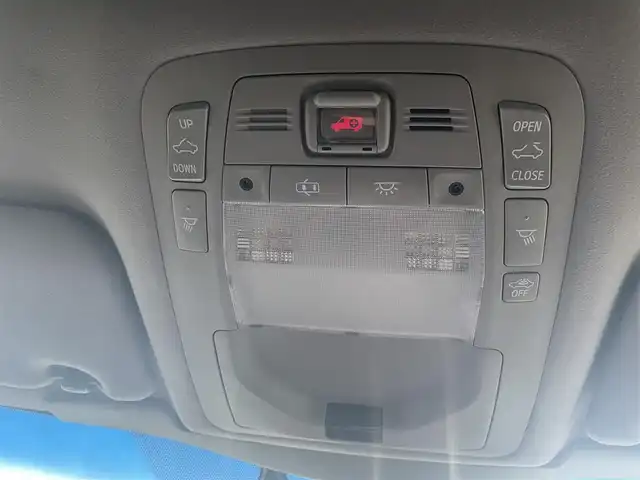 トヨタ クラウン マジェスタ Fバージョン 宮崎県 2014(平26)年 11.2万km ホワイトパールクリスタルシャイン 純正ナビ（100194）/（フルセグナビ）（BT）/パワーシート/アイドリングストップ/純正LEDヘッドライト/バックカメラ/パワーステアリング/パワーウィンドウ/純正フロアマット/純正アルミホイール/レザーシート/パーキングアシスト/サンルーフ/盗難防止装置/MT付きAT/エアバックW/オートライト/コーナーセンサー/クルーズコントロール/ETC/ABS