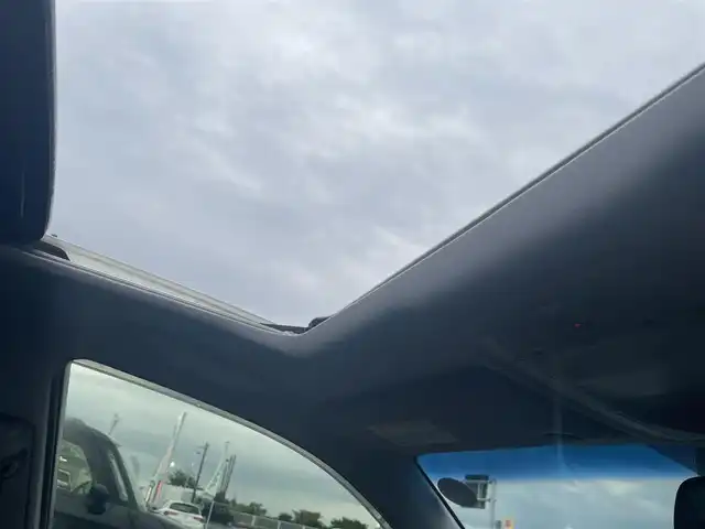 トヨタ クラウン マジェスタ Fバージョン 宮崎県 2014(平26)年 11.2万km ホワイトパールクリスタルシャイン 純正ナビ（100194）/（フルセグナビ）（BT）/パワーシート/アイドリングストップ/純正LEDヘッドライト/バックカメラ/パワーステアリング/パワーウィンドウ/純正フロアマット/純正アルミホイール/レザーシート/パーキングアシスト/サンルーフ/盗難防止装置/MT付きAT/エアバックW/オートライト/コーナーセンサー/クルーズコントロール/ETC/ABS