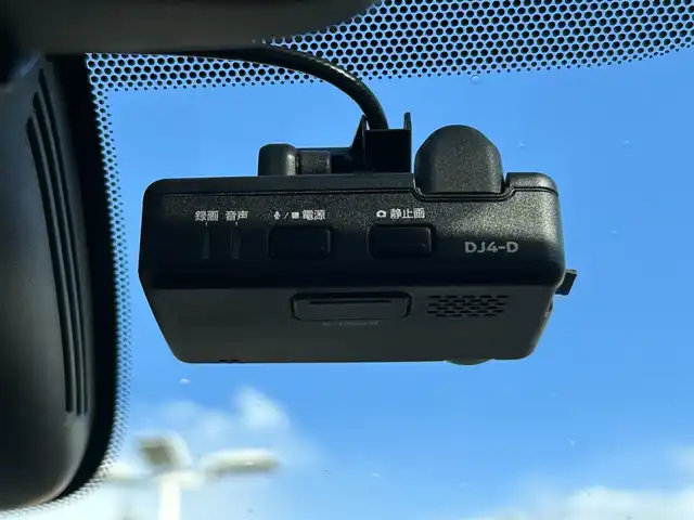 日産 セレナ ハイウェイスターVセレクションⅡ 宮城県 2018(平30)年 7.9万km ブリリアントホワイトパール セーフティパックA/・SRSエアバッグ（サイド/カーテン）/・インテリジェントアラウンドビューモニター/・踏み間違い衝突防止アシスト/・インテリジェントパーキングアシスト/・標識検知機能/・フロント＆バックソナー/・ヒーター付ドアミラー/＝＝＝/インテリジェントエマージェンシーブレーキ/車線逸脱警報/純正フリップダウンモニター/純正9インチナビ（MM518D-L）/・CD/DVD/・Bluetooth/・フルセグTV/ビルトインETC/ドライブレコーダー一体型デジタルミラー/ハンズフリー両側電動スライドドア/革巻きステアリング/LEDヘッドランプ/フォグランプ/オートライト/スマートキー＆プッシュスタート/電動格納ミラー/純正16インチAW/純正フロアマット/純正ドアバイザー/W/サイド/カーテンエアバッグ