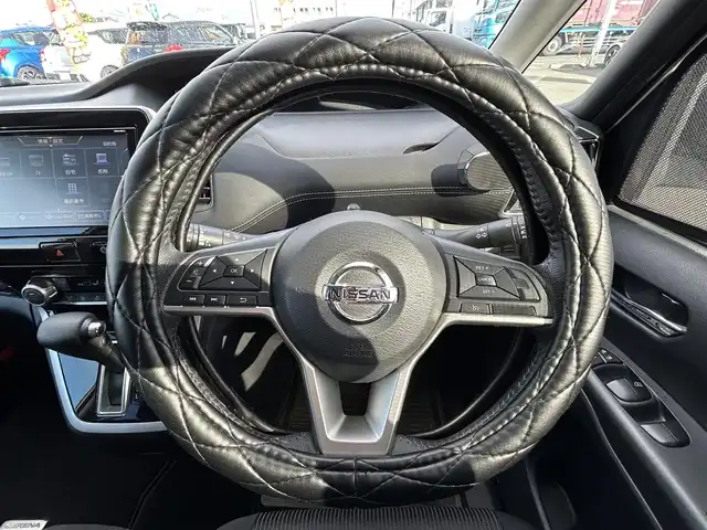 日産 セレナ ハイウェイスターVセレクションⅡ 宮城県 2018(平30)年 7.9万km ブリリアントホワイトパール セーフティパックA/・SRSエアバッグ（サイド/カーテン）/・インテリジェントアラウンドビューモニター/・踏み間違い衝突防止アシスト/・インテリジェントパーキングアシスト/・標識検知機能/・フロント＆バックソナー/・ヒーター付ドアミラー/＝＝＝/インテリジェントエマージェンシーブレーキ/車線逸脱警報/純正フリップダウンモニター/純正9インチナビ（MM518D-L）/・CD/DVD/・Bluetooth/・フルセグTV/ビルトインETC/ドライブレコーダー一体型デジタルミラー/ハンズフリー両側電動スライドドア/革巻きステアリング/LEDヘッドランプ/フォグランプ/オートライト/スマートキー＆プッシュスタート/電動格納ミラー/純正16インチAW/純正フロアマット/純正ドアバイザー/W/サイド/カーテンエアバッグ