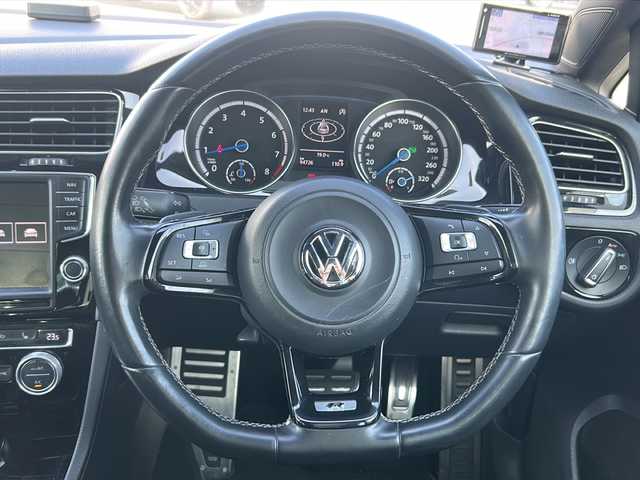 フォルクスワーゲン ゴルフ Ｒ 三重県 2014(平26)年 9.5万km ディープブラックパールエフェクト 純正ナビ/バックカメラ/本革シート/ＥＴＣ/スペアキー/前後ドラレコ/前後クリアランスソナー/シートヒーター/パワーシート/ＡＣＣ/オートライト/電動格納ミラー/革巻きステアリング/禁煙車