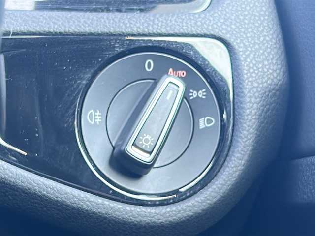 フォルクスワーゲン ゴルフ Ｒ 三重県 2014(平26)年 9.5万km ディープブラックパールエフェクト 純正ナビ/バックカメラ/本革シート/ＥＴＣ/スペアキー/前後ドラレコ/前後クリアランスソナー/シートヒーター/パワーシート/ＡＣＣ/オートライト/電動格納ミラー/革巻きステアリング/禁煙車