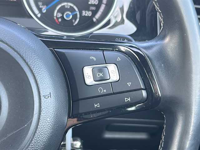 フォルクスワーゲン ゴルフ Ｒ 三重県 2014(平26)年 9.5万km ディープブラックパールエフェクト 純正ナビ/バックカメラ/本革シート/ＥＴＣ/スペアキー/前後ドラレコ/前後クリアランスソナー/シートヒーター/パワーシート/ＡＣＣ/オートライト/電動格納ミラー/革巻きステアリング/禁煙車