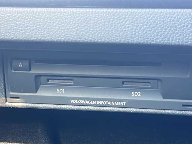 フォルクスワーゲン ゴルフ Ｒ 三重県 2014(平26)年 9.5万km ディープブラックパールエフェクト 純正ナビ/バックカメラ/本革シート/ＥＴＣ/スペアキー/前後ドラレコ/前後クリアランスソナー/シートヒーター/パワーシート/ＡＣＣ/オートライト/電動格納ミラー/革巻きステアリング/禁煙車