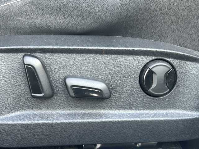 フォルクスワーゲン ゴルフ Ｒ 三重県 2014(平26)年 9.5万km ディープブラックパールエフェクト 純正ナビ/バックカメラ/本革シート/ＥＴＣ/スペアキー/前後ドラレコ/前後クリアランスソナー/シートヒーター/パワーシート/ＡＣＣ/オートライト/電動格納ミラー/革巻きステアリング/禁煙車