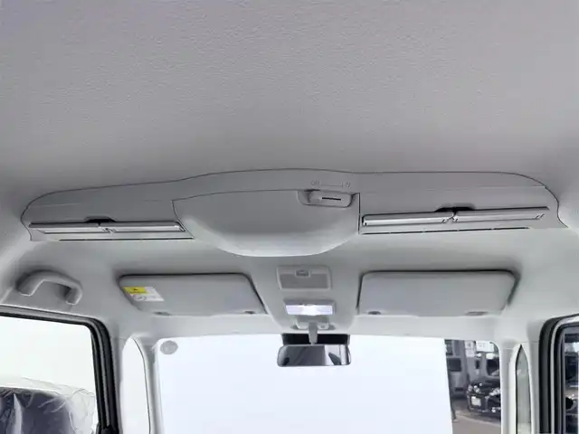 スズキ スペーシア カスタム HYBRID XS 大阪府 2025(令7)年 0.1千km ピュアホワイトパール/ブラック2トーン カスタム HV XS　全方位モニター付きメモリ-ナビゲーション・スズキコネクト対応通信機装着車(195800円)/レーダークルーズコントロール　コーナーセンサー　バックカメラ　レーンアシスト　全方位カメラ　ＬＥＤヘッドライト　プッシュスタート　衝突軽減　純正アルミホイール　フォグランプ　ハンドルヒーター 登録済未使用車 純正大型ナビ 両側電動