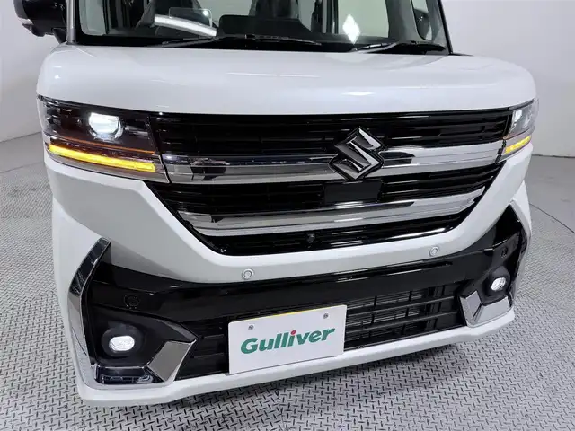 スズキ スペーシア カスタム HYBRID XS 大阪府 2025(令7)年 0.1千km ピュアホワイトパール/ブラック2トーン カスタム HV XS　全方位モニター付きメモリ-ナビゲーション・スズキコネクト対応通信機装着車(195800円)/レーダークルーズコントロール　コーナーセンサー　バックカメラ　レーンアシスト　全方位カメラ　ＬＥＤヘッドライト　プッシュスタート　衝突軽減　純正アルミホイール　フォグランプ　ハンドルヒーター 登録済未使用車 純正大型ナビ 両側電動