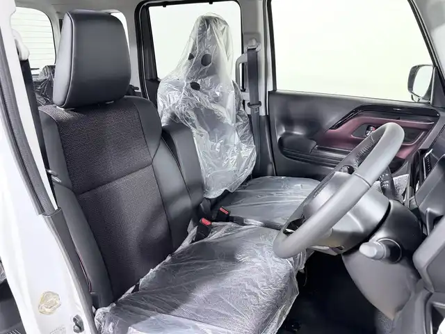 スズキ スペーシア カスタム HYBRID XS 大阪府 2025(令7)年 0.1千km ピュアホワイトパール/ブラック2トーン カスタム HV XS　全方位モニター付きメモリ-ナビゲーション・スズキコネクト対応通信機装着車(195800円)/レーダークルーズコントロール　コーナーセンサー　バックカメラ　レーンアシスト　全方位カメラ　ＬＥＤヘッドライト　プッシュスタート　衝突軽減　純正アルミホイール　フォグランプ　ハンドルヒーター 登録済未使用車 純正大型ナビ 両側電動