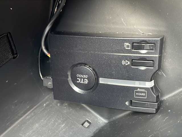 ホンダ フィット ハイブリット Sパッケージ 道北・旭川 2014(平26)年 5万km プレミアムホワイトパール /4WD//禁煙車//純正SDナビ//CD/DVD/SD/BT/フルセグ//バックカメラ//CTBA//クルーズコントロール//パドルシフト//オートライト//LEDヘッドライト//フォグライト//ETC//ミラーヒーター//フロントデアイサー//横滑り防止//純正フロアマット//社外AWサマータイヤ積み込み