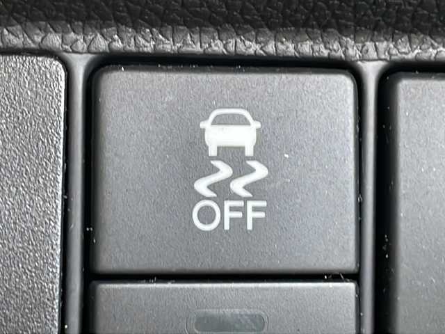 ホンダ フィット ハイブリット Sパッケージ 道北・旭川 2014(平26)年 5万km プレミアムホワイトパール /4WD//禁煙車//純正SDナビ//CD/DVD/SD/BT/フルセグ//バックカメラ//CTBA//クルーズコントロール//パドルシフト//オートライト//LEDヘッドライト//フォグライト//ETC//ミラーヒーター//フロントデアイサー//横滑り防止//純正フロアマット//社外AWサマータイヤ積み込み