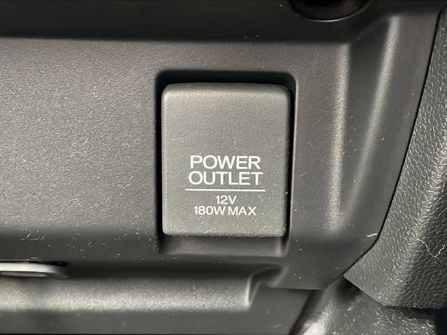 ホンダ フィット ハイブリット Sパッケージ 道北・旭川 2014(平26)年 5万km プレミアムホワイトパール /4WD//禁煙車//純正SDナビ//CD/DVD/SD/BT/フルセグ//バックカメラ//CTBA//クルーズコントロール//パドルシフト//オートライト//LEDヘッドライト//フォグライト//ETC//ミラーヒーター//フロントデアイサー//横滑り防止//純正フロアマット//社外AWサマータイヤ積み込み