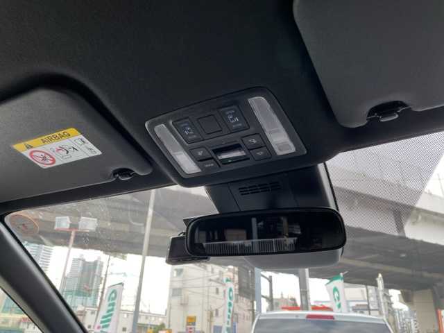 トヨタ ヴォクシー S－Z 神奈川県 2022(令4)年 6.5万km ホワイトパールクリスタルシャイン ワンオーナー				/純正10.5インチメモリーナビ			/・DTV/SD/CD/DVD/BT/HDMI			/バックカメラ/クリアランスソナー/ハーフレザーシート/前席シートヒーター/D席シートリフター/ビルトインETC2.0/ToyotaSafetySense/・アダプティブハイビームシステム/・オートマチックハイビーム/・プリクラッシュセーフティー/・レーントレーシングアシスト/・レーンディパーチャーアラート				/・発進遅れ告知機能/・ロードサインアシスト/・レーダークルーズコントロール/両側パワースライドドア/後席用サンシェード/前後ドライブレコーダー/純正17インチAW	/オートライト/純正LEDヘッドライト				/フォグランプ			/プッシュEgスタート/ストップ			/スマートキー×2	/純正フロアマット/取扱説明書/マルチメディア取扱説明書				/新車時保証書