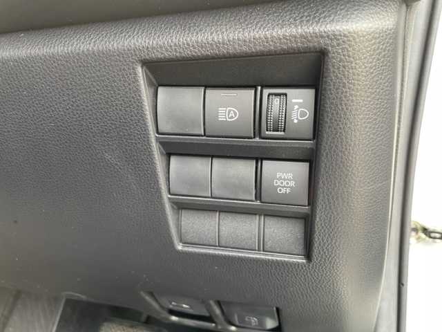 トヨタ ヴォクシー S－Z 神奈川県 2022(令4)年 6.5万km ホワイトパールクリスタルシャイン ワンオーナー				/純正10.5インチメモリーナビ			/・DTV/SD/CD/DVD/BT/HDMI			/バックカメラ/クリアランスソナー/ハーフレザーシート/前席シートヒーター/D席シートリフター/ビルトインETC2.0/ToyotaSafetySense/・アダプティブハイビームシステム/・オートマチックハイビーム/・プリクラッシュセーフティー/・レーントレーシングアシスト/・レーンディパーチャーアラート				/・発進遅れ告知機能/・ロードサインアシスト/・レーダークルーズコントロール/両側パワースライドドア/後席用サンシェード/前後ドライブレコーダー/純正17インチAW	/オートライト/純正LEDヘッドライト				/フォグランプ			/プッシュEgスタート/ストップ			/スマートキー×2	/純正フロアマット/取扱説明書/マルチメディア取扱説明書				/新車時保証書