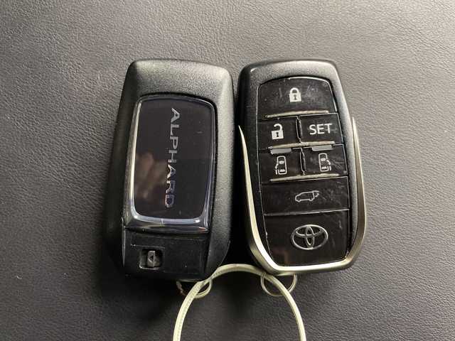 トヨタ アルファード S Cパッケージ 道央・札幌 2021(令3)年 6.1万km ホワイトパールクリスタルシャイン ・4WD/寒冷地仕様/・純正ディスプレイオーディオ　/・ナビ/BT/CD/DVD/・バックカメラ/・レーダークルーズコントロール/・ブラインドスポットモニター/・リヤクロストラフィックアラート/・トヨタセーフティセンス/・プリクラッシュセーフティ/・パワーシート/シートポジションメモリー/・シートヒーター/シートベンチレーション/・前後ドライブレコーダー/・MTモード付AT/・デジタルインナーミラー/・ステアリングスイッチ/ヒーター/・ビルトインETC/・両側パワースライドドア/・パワーバックドア/・三眼LEDヘッドライト/・オートマチックハイビーム/・ドアバイザー/・AC100V/・スマートキー/スペアキー