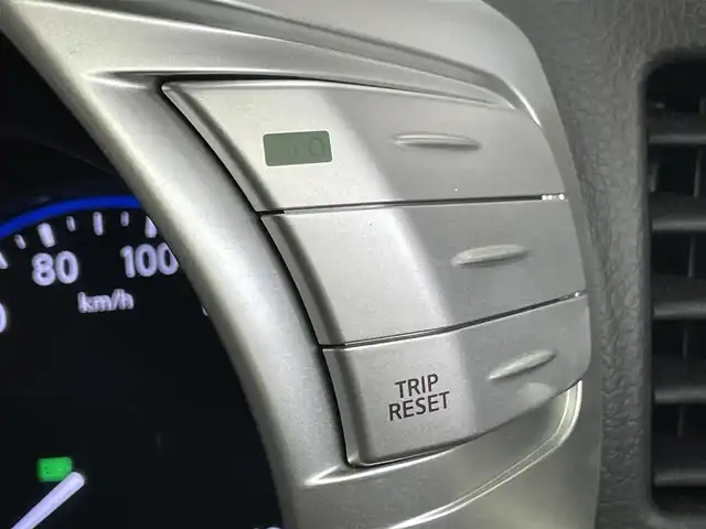 日産 エルグランド 250ハイウェイスターS 埼玉県 2019(平31)年 5.2万km ブリリアントホワイトパール ワンオーナー/ハーフレザーシート/純正メモリナビ/　DTV CD DVD BT SD HDDREC AUX/両側パワースライドドア/全方位バックカメラ/フリップダウンモニター/オットマン/インテリジェントクルーズコントロール/インテリジェントエマージェンシーブレーキ/LDW（車線逸脱警報）/VDC（ビークルダイナミクスコントロールシステム）/純正ビルトインETC/社外前後ドライブレコーダー/エンジンスタートボタン/スマートキー/スペアキー/純正LEDヘッドライト/オートライト/純正アルミホイール