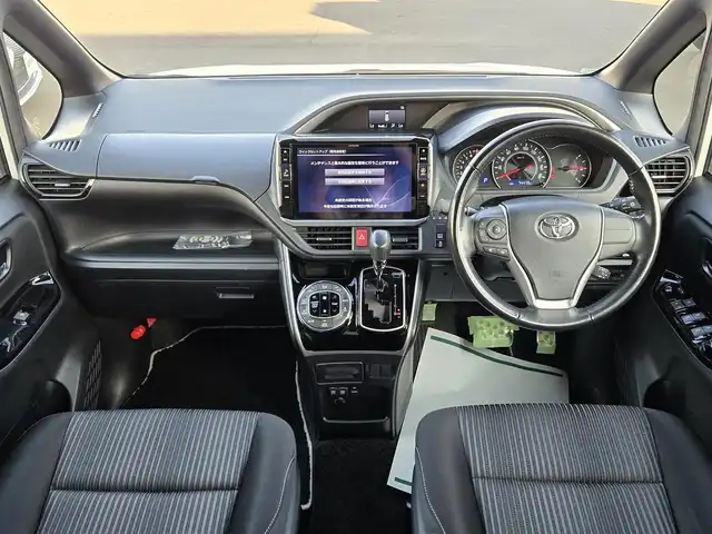 トヨタ ヴォクシー ZS 煌 鹿児島県 2019(平31)年 7.5万km ホワイトパールクリスタルシャイン 前後ＡＬＰＩＮＥナビ（ＢＩＧ－Ｘ１１）　/前後ドライブレコーダー　/ビルトインＥＴＣ　/クルーズコントロール　/両側パワースライドドア　/Ｂｌｕｅｔｏｏｔｈオーディオ　/フルセグテレビ　/社外デュアルホーン/純正アルミホイール(16インチ)/ＭＴモード付きＡＴ/横滑り防止装置/レーンキープアシスト/LEDヘッドライト/プッシュスタート/スマートキー