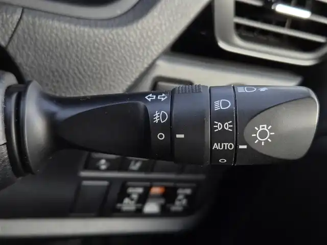 トヨタ ヴォクシー ZS 煌 鹿児島県 2019(平31)年 7.5万km ホワイトパールクリスタルシャイン 前後ＡＬＰＩＮＥナビ（ＢＩＧ－Ｘ１１）　/前後ドライブレコーダー　/ビルトインＥＴＣ　/クルーズコントロール　/両側パワースライドドア　/Ｂｌｕｅｔｏｏｔｈオーディオ　/フルセグテレビ　/社外デュアルホーン/純正アルミホイール(16インチ)/ＭＴモード付きＡＴ/横滑り防止装置/レーンキープアシスト/LEDヘッドライト/プッシュスタート/スマートキー