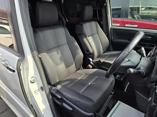 トヨタ ヴォクシー ZS 煌 鹿児島県 2019(平31)年 7.5万km ホワイトパールクリスタルシャイン 前後ＡＬＰＩＮＥナビ（ＢＩＧ－Ｘ１１）　/前後ドライブレコーダー　/ビルトインＥＴＣ　/クルーズコントロール　/両側パワースライドドア　/Ｂｌｕｅｔｏｏｔｈオーディオ　/フルセグテレビ　/社外デュアルホーン/純正アルミホイール(16インチ)/ＭＴモード付きＡＴ/横滑り防止装置/レーンキープアシスト/LEDヘッドライト/プッシュスタート/スマートキー