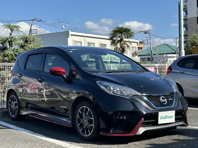 日産 ノート e－パワー ニスモ 静岡県 2018(平30)年 9.5万km スーパーブラック ユーザー買取車両/ハイブリッド車/純正SDナビ（MM317D-W）/[AM/FM/TV/BT/CD/DVD]/純正LEDヘッドライト/純正16インチAW/純正セミバケットシート/クルーズコントロール（追従走行あり）/スマートキー/スペアキー×１/車外カメラ（全方位、バック）/ETC/ドライブレコーダー/横滑り防止装置/衝突被害軽減システム/レーンアシスト/コーナーセンサー/保証書/取扱説明書