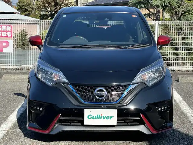 日産 ノート e－パワー ニスモ 静岡県 2018(平30)年 9.5万km スーパーブラック ユーザー買取車両/ハイブリッド車/純正SDナビ（MM317D-W）/[AM/FM/TV/BT/CD/DVD]/純正LEDヘッドライト/純正16インチAW/純正セミバケットシート/クルーズコントロール（追従走行あり）/スマートキー/スペアキー×１/車外カメラ（全方位、バック）/ETC/ドライブレコーダー/横滑り防止装置/衝突被害軽減システム/レーンアシスト/コーナーセンサー/保証書/取扱説明書