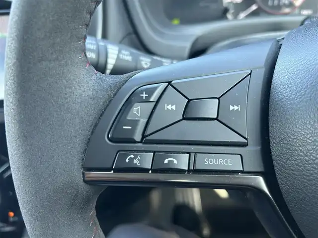 日産 ノート e－パワー ニスモ 静岡県 2018(平30)年 9.5万km スーパーブラック ユーザー買取車両/ハイブリッド車/純正SDナビ（MM317D-W）/[AM/FM/TV/BT/CD/DVD]/純正LEDヘッドライト/純正16インチAW/純正セミバケットシート/クルーズコントロール（追従走行あり）/スマートキー/スペアキー×１/車外カメラ（全方位、バック）/ETC/ドライブレコーダー/横滑り防止装置/衝突被害軽減システム/レーンアシスト/コーナーセンサー/保証書/取扱説明書