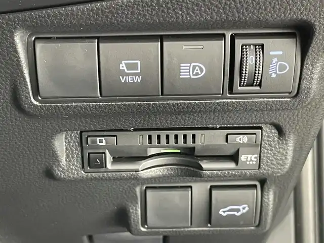 トヨタ カローラ クロス ハイブリッド Z 愛知県 2023(令5)年 1.6万km アティチュードブラックマイカ 純正８型ＤＡ　フルセグＴＶ　全方位カメラ　禁煙車　ハーフレザー　シートヒーター　電動リアゲート　ＢＳＭ　パワーシート　セーフティセンス　衝突軽減　追従クルコン　コーナーセンサー　ルーフレール　ＬＥＤオートライト　オートハイビーム　前後ドラレコ　電動パーキングブレーキ　ETC