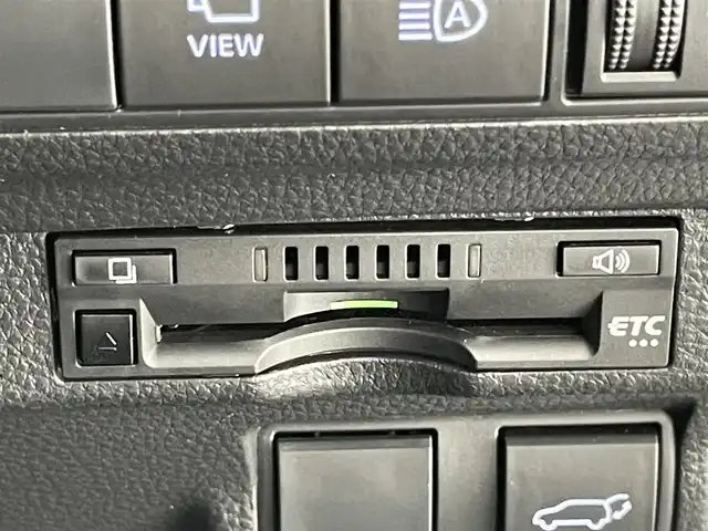 トヨタ カローラ クロス ハイブリッド Z 愛知県 2023(令5)年 1.6万km アティチュードブラックマイカ 純正８型ＤＡ　フルセグＴＶ　全方位カメラ　禁煙車　ハーフレザー　シートヒーター　電動リアゲート　ＢＳＭ　パワーシート　セーフティセンス　衝突軽減　追従クルコン　コーナーセンサー　ルーフレール　ＬＥＤオートライト　オートハイビーム　前後ドラレコ　電動パーキングブレーキ　ETC