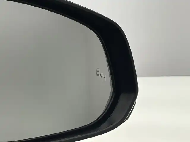 トヨタ カローラ クロス ハイブリッド Z 愛知県 2023(令5)年 1.6万km アティチュードブラックマイカ 純正８型ＤＡ　フルセグＴＶ　全方位カメラ　禁煙車　ハーフレザー　シートヒーター　電動リアゲート　ＢＳＭ　パワーシート　セーフティセンス　衝突軽減　追従クルコン　コーナーセンサー　ルーフレール　ＬＥＤオートライト　オートハイビーム　前後ドラレコ　電動パーキングブレーキ　ETC