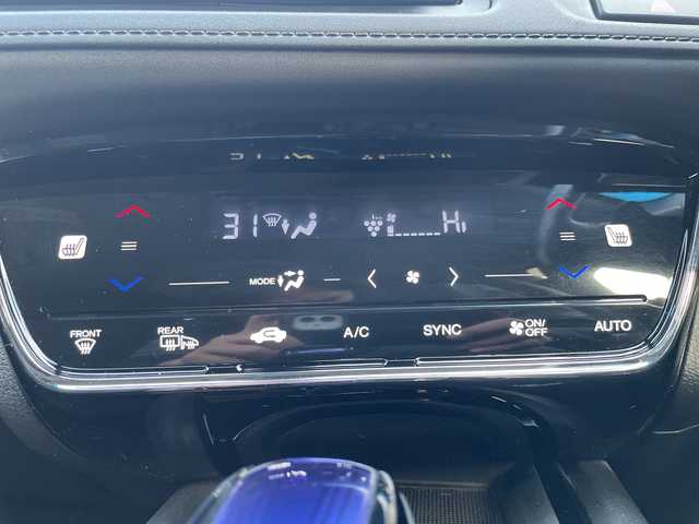 ホンダ ヴェゼル ハイブリッド X ホンダセンシング 道東・釧路十勝 2017(平29)年 9.8万km クリスタルブラックパール 4WD/前後ドライブレコーダー/社外SDナビ/・フルセグ/CD/DVD/BT/ラジオ/バックカメラ/ホンダセンシング/レーダークルーズコントロール/レーンキープアシスト/ワイパーデアイザー/フロントシートヒーター/パドルシフト/ステアリングリモコン/アルミ付スタッドレスタイヤ積込/ETC/フロアマット/ドアバイザー