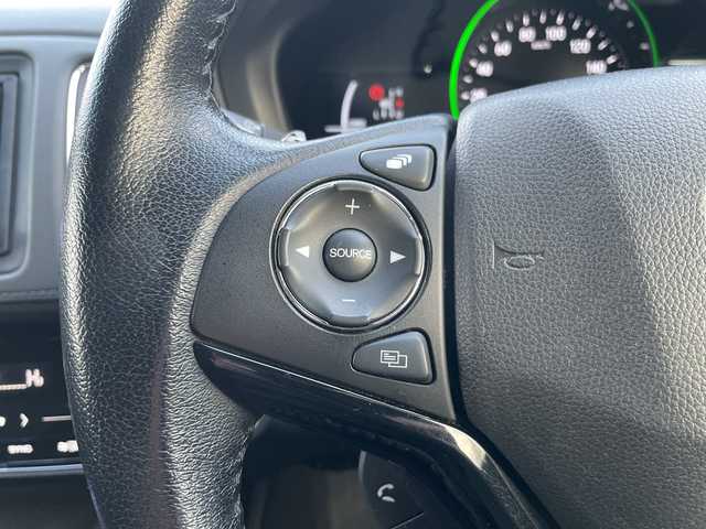 ホンダ ヴェゼル ハイブリッド X ホンダセンシング 道東・釧路十勝 2017(平29)年 9.8万km クリスタルブラックパール 4WD/前後ドライブレコーダー/社外SDナビ/・フルセグ/CD/DVD/BT/ラジオ/バックカメラ/ホンダセンシング/レーダークルーズコントロール/レーンキープアシスト/ワイパーデアイザー/フロントシートヒーター/パドルシフト/ステアリングリモコン/アルミ付スタッドレスタイヤ積込/ETC/フロアマット/ドアバイザー