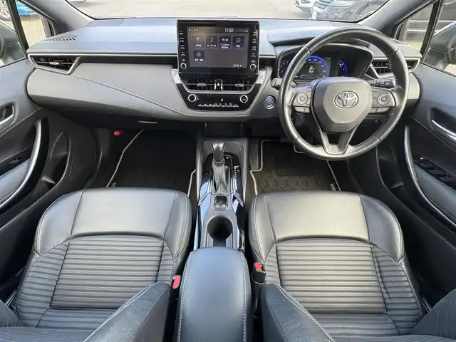 トヨタ カローラツーリング ハイブリッド ダブルバイビー 大分県 2019(令1)年 5.6万km スパークリングブラックパールクリスタルシャイン ・ナビ(Miracast/BT/USB)/・バックカメラ/・プリクラッシュセーフティ/・レーンキープアシスト/・コーナーセンサー/・ドライブレコーダー/・ETC/・ステアリングリモコン/・ブレーキホールド/・オートハイビーム/・ハーフレザーシート/・純正アルミホイール/・スマートキー/・プッシュスタートボタン